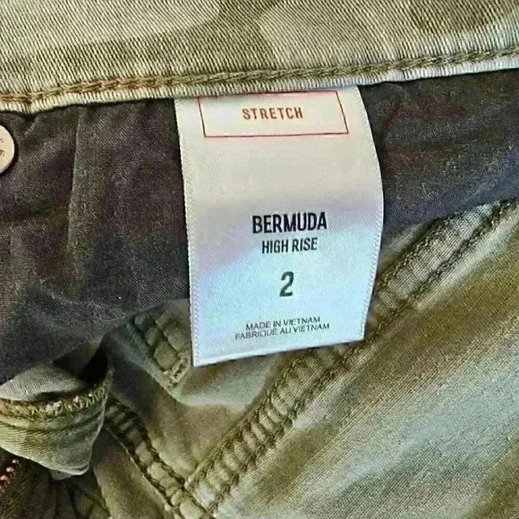 Express Camouflage High Rise Stretch Bermuda Shorts, Size 2 - Picture 4 of 7